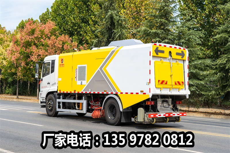 东风天锦王中王吸尘车 14方（4方+10方）
